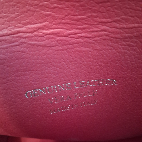 Vera Pelle Genuine Leather Red Crossbody Bag Adjustable Strap, Gold Hardware - Picture 7 of 8